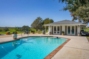 Paso Wine Country Hilltop Casita-pool, by wineries